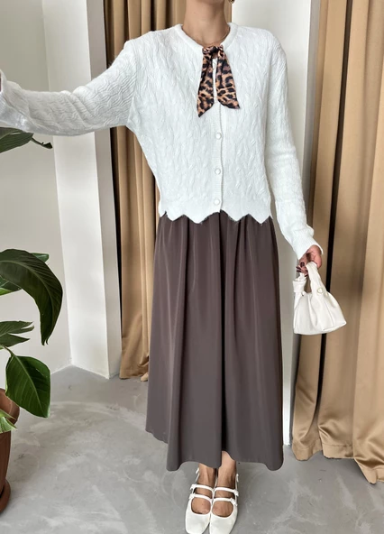 Kemik Fularlı Düz Hırka - Resim 2