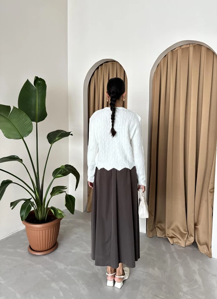 Kemik Fularlı Düz Hırka - Resim 6