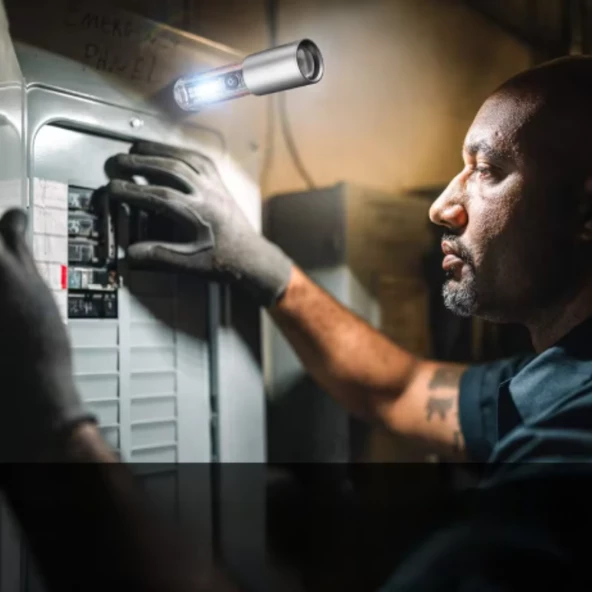 ONELIGHT çakarlı zomlu 1000 lm 1000 metre el feneri - 7