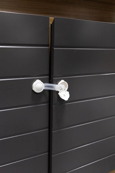 2 Adet İz Bırakmaz Kolay Montaj Çift Kapaklı Dolap Kilit Koruyucu Ve Kilit Bebek Güvenlik - Resim 2