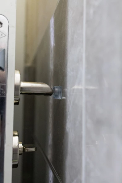 6 Adet Yapışkanlı İz Bırakmaz Silikon Kapı Tamponu Kapı Stoperi Çok Amaçlı Kullanım Mobilya Koruma - 2