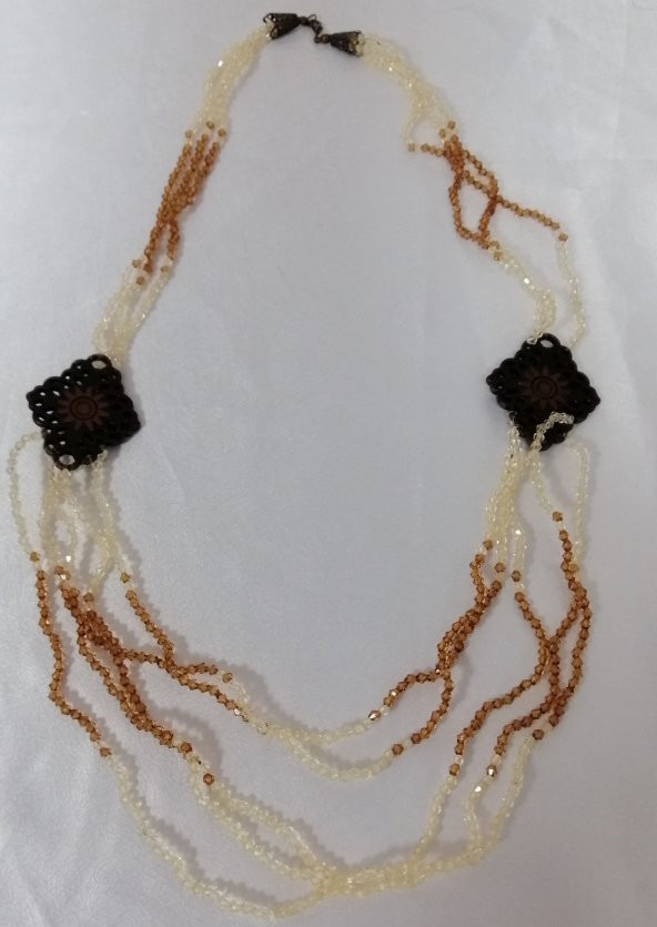 Kristal Boncuk İşlemeli Kolye