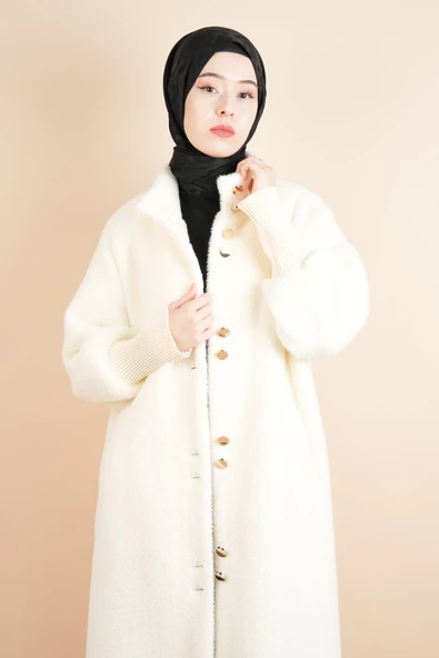 Tesettür Kaban Uzun Kaban Çift Düğmeli Geniş Ribana Kol Angora Krem - 4
