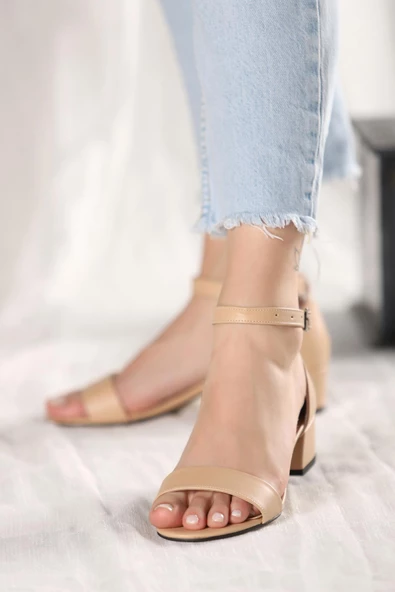 Topuklu Büyük Numara Bayan Tek Bant Ayakkabı - 5