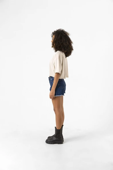 Rolling Quartz Fearless Bej Kadın Crop Tshirt - Resim 5