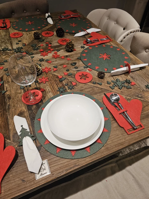 Yeniyıl Yılbaşı Noel 24 parça 6 kişilik Amerikan Yemek Servis Supla Bardak Altlığı Peçete Çatal Seti - 6