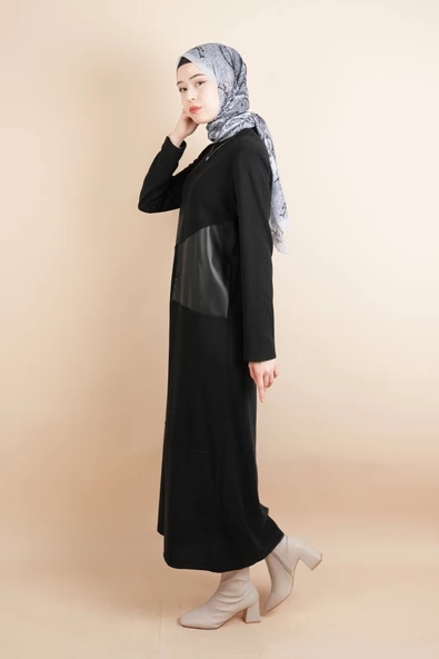 Tesettür Elbise Ön Deri Kare Parçalı Fitilli Elbise Siyah - 2