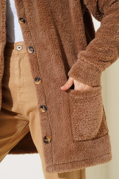 Düğmeli Peluş Hırka Kahve - Resim 4