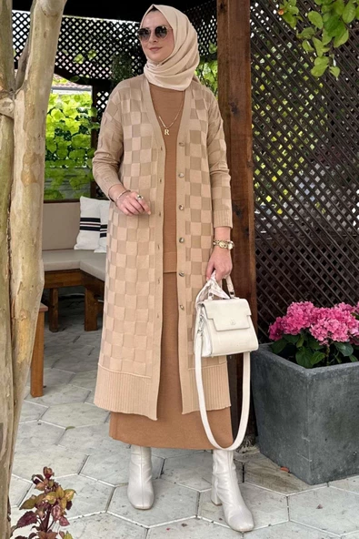 Dama Desenli Bej Triko Hırka ürün görseli