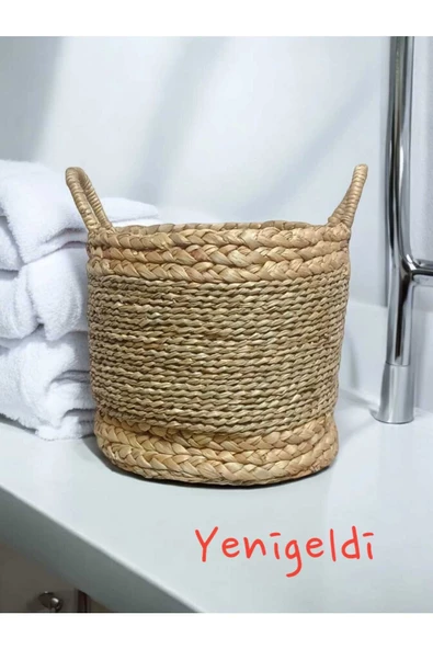 Yenigeldi (YÜKSEKLİĞİ:26-GENİŞLİĞİ:30 CM) 1 Adet Saplı Yuvarlak Dekoratif Hasır Sepeti Yen240005or