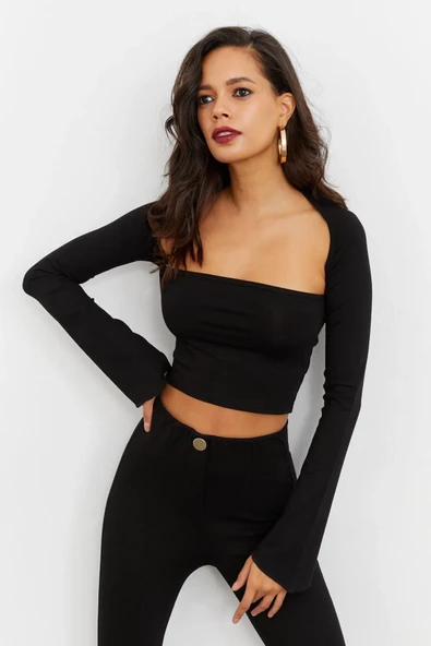 Cool & Sexy Kadın Siyah Pencereli Crop Bluz B1905