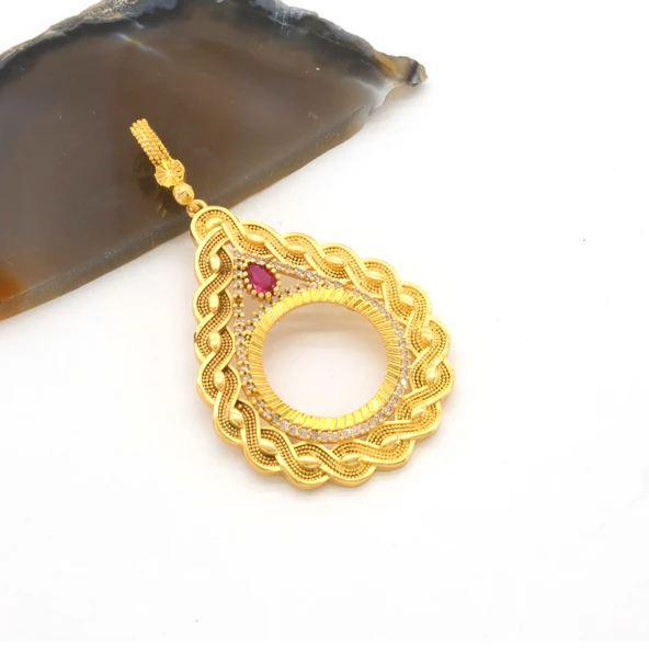 Yarım Altın Çerçeveli Kolye Ucu Altın Kaplama İşlemeli TGR-637 - Resim 2