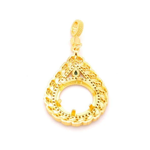 Yarım Altın Çerçeveli Kolye Ucu Altın Kaplama İşlemeli TGR-653 - Resim 5