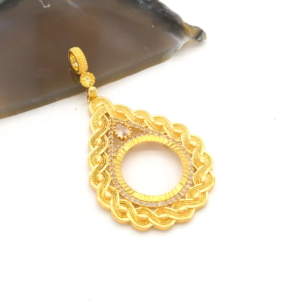 Çeyrek Altın Çerçeveli Kolye Ucu Altın Kaplama İşlemeli TGR-628 - Resim 3