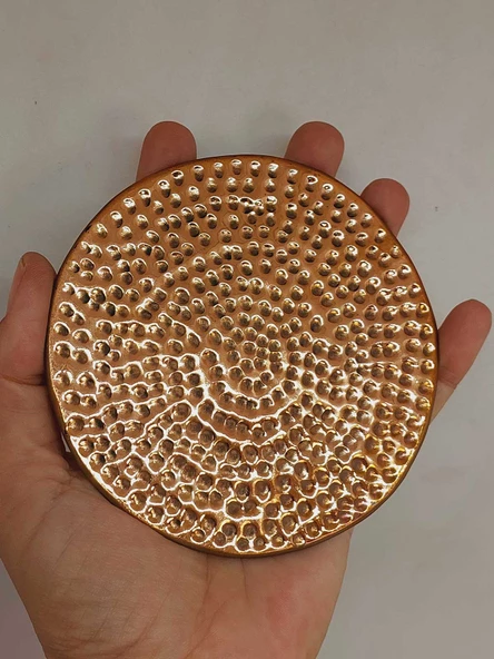 Dekoratif Otantik El Yapımı Yuvarlak Kabartma Desen Bakır Bardak Altlığı 6'lı Set - Resim 3