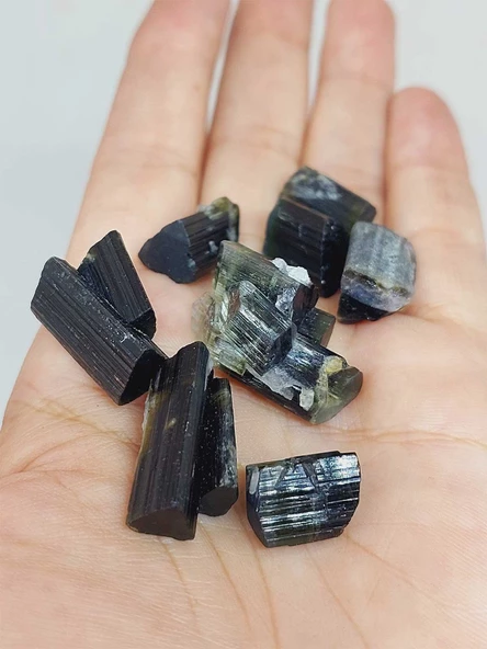 Turmalin Taşı Koyu Yeşil Renk (Verdelit) Kütle Ham Parça 1-1.49 gram Aralığı (54694) - Resim 8