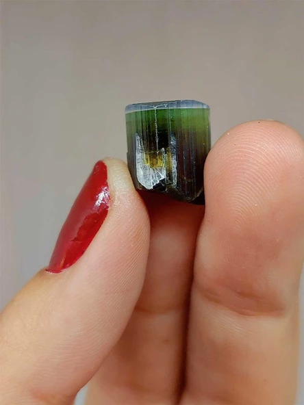 Turmalin Taşı Koyu Yeşil Renk (Verdelit) Kütle Ham Parça 1-1.49 gram Aralığı (54694) - Resim 6