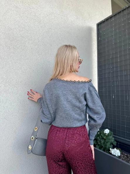 Kadın Kayık Yaka Boncuk Detaylı Kazak Gri - Resim 3