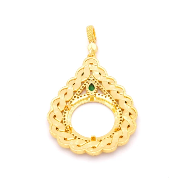 Yarım Altın Çerçeveli Kolye Ucu Altın Kaplama İşlemeli TGR-638 - Resim 4