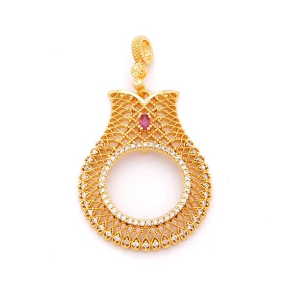 Yarım Altın Çerçeveli Kolye Ucu Altın Kaplama İşlemeli TGR-634 ürün görseli