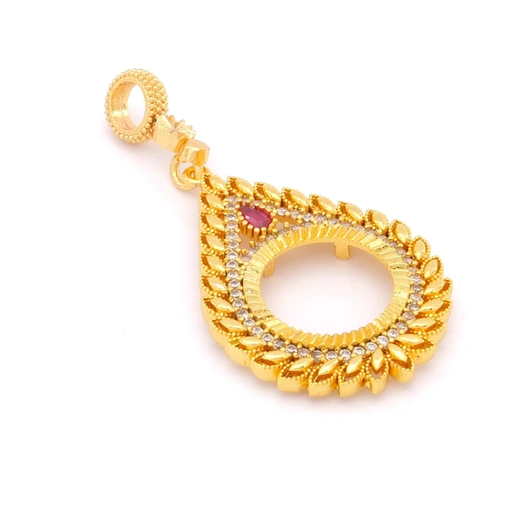 Yarım Altın Çerçeveli Kolye Ucu Altın Kaplama İşlemeli TGR-646 - Resim 3