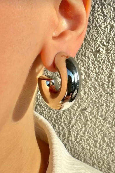 Kadın Bombeli 3cm Halka Görünümlü Küpe zrk00590 ürün görseli