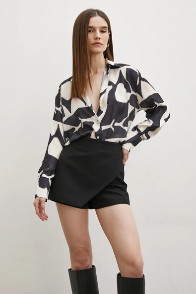 V Yaka Taş Desen Gömlek Siyah ürün görseli