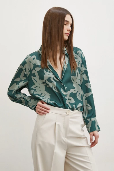 V Yaka Desenli Gofret Saten Gömlek Yeşil - Resim 5