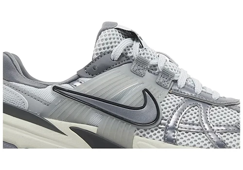 Nike V2K Run Pure Platinum - Resim 3
