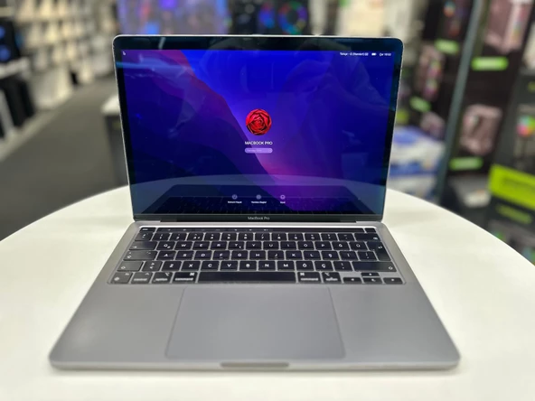 Apple 2.El Notebook MacBook Pro A2289 İ5 8257U 8Gb Ram 256Gb Ssd 13.3" Touch Bar 2020/ D 808 C Kalit