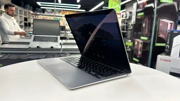 Apple Notebook MacBook Air 13.3" Retina A2179 i5 1030Ng7 16Gb 256Gb Ssd 2020(Bx Laptop) 2.EL 3Ay Gar - 3