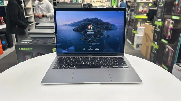 Apple Notebook MacBook Air 13.3" Retina A2179 i5 1030Ng7 16Gb 256Gb Ssd 2020(Bx Laptop) 2.EL 3Ay Gar