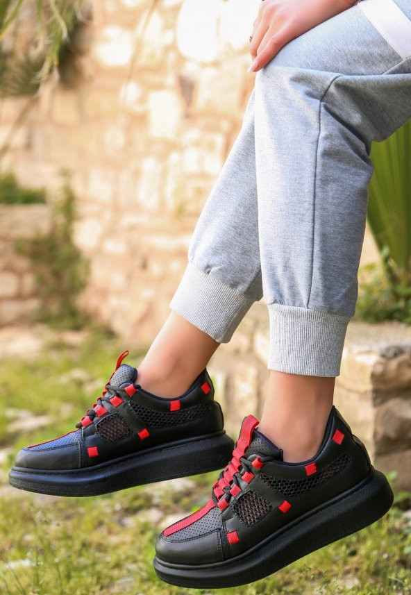 Ponixi Siyah Cilt Kırmızı Detaylı Spor Ayakkabı