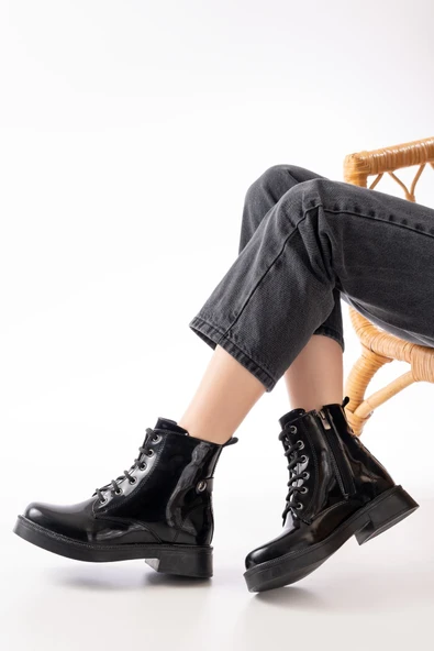 02-2003 Siyah Rugan Bağcıklı Fermuarlı Günlük Kadın Bot - Resim 3