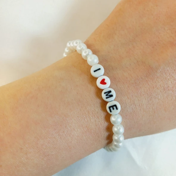 I Love Me Yazılı Harf Figürlü İnci Boncuklu El Yapımı Özel Tasarım Hediyelik Bileklik - 2