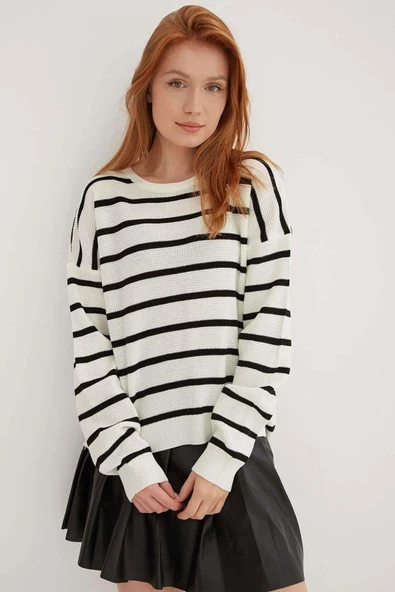 FASHION FRIENDS KADIN ÇİZGİLİ KAZAK 24K0477K1 - 2