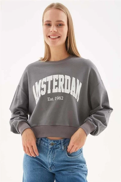 FASHION FRIENDS KADIN BASKILI CROP SWEAT 24K0050K1