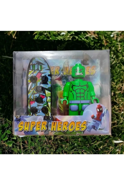 OYUNCAK STORE Avengers Yenilmezler Kaykaylı Hulk Lego Figür Seti - Super Heroes Figur