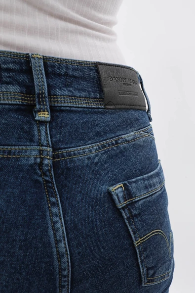 Kadın Çift Düğmeli Dar Jean Pantolon - Resim 8