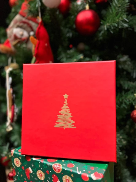 Kolix Yılbaşına Özel 20x20 Yeniyıl Dekoratif Hediye Kutusu Çam Ağacı