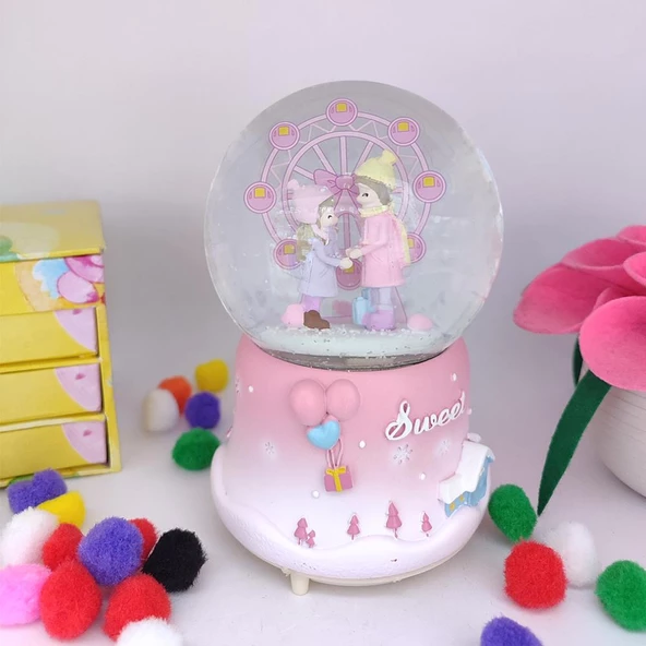 Sweet Dönme Dolap Önünde Aşıklar Işıklı Müzikli Püskürtmeli Kar Küresi - Pembe - 2