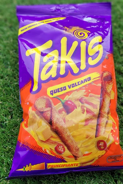 TAKİS QUESO VOLCANO (PEYNİR VE KIRMIZI ACİ BİBER AROMALI MISIR CİPSİ)