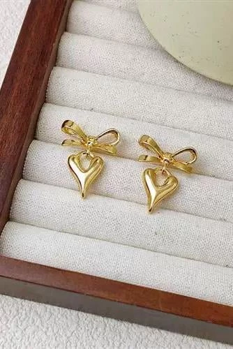 Kadın Özel Tasarım Kalp ve Kurdele Model Küpe ZYN8
