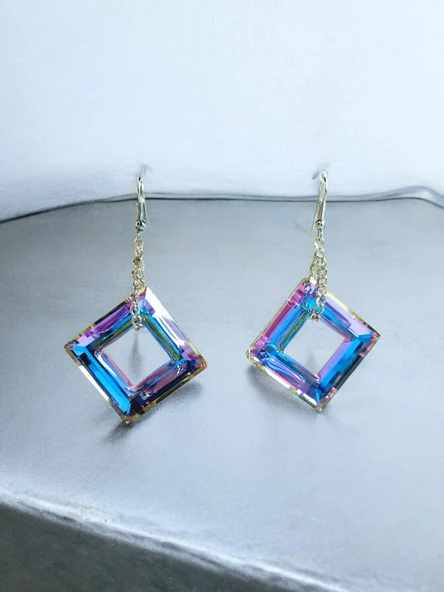 Zirkon Üçgen Sallantılı Kadın Küpe - 3