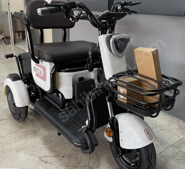 Kuba Grape 15 Elektrikli Üç Tekerlekli Scooter Beyaz