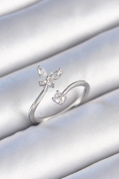 MuI MuI Pirinç Gümüş Renk Zirkon Taşlı Kelebek Model Kadın Yüzük