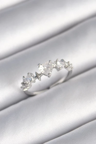 MuI MuI Pirinç Gümüş Renk Zirkon Taşlı Kalp Model Yıldız Detay Kadın Yüzük