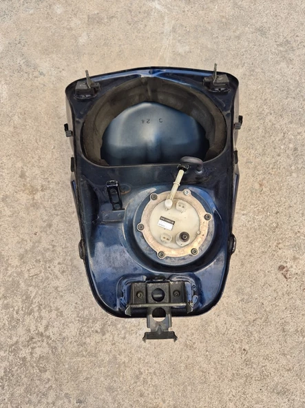 Yamaha TDM900 Benzin Deposu 2002-2014 Çıkma Parça - 5