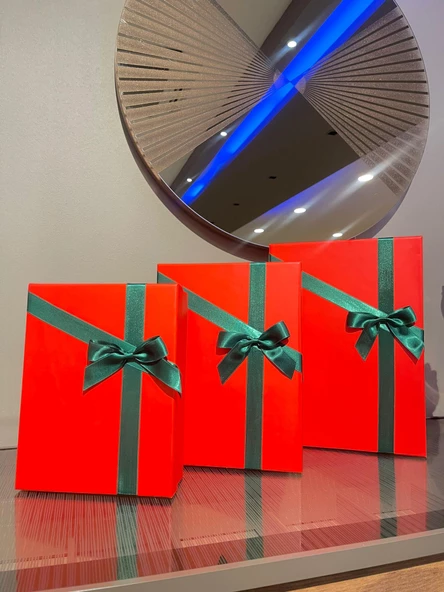 Kolix 3'lü Yılbaşı Dekoratif Yeşil Fiyonklu Hediye Kutusu Kırmızı 35x25x13 Cm Büyük Boy - 2