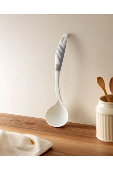 Madame Coco Chase Servis Kepçesi ürün görseli 1